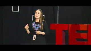 "Теория хаоса". Как не потерять себя среди хлама. | Евгения Изотова | TEDxVitebsk