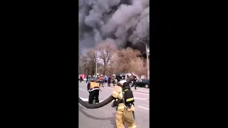 Пожар в здании Невской мануфактуры в Петербурге.