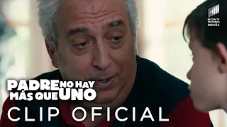 PADRE NO HAY MÁS QUE UNO - Con Leo Harlem - Clip Oficial | Sony Pictures España