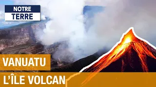 L'archipel du Vanuatu, menacé par des volcans actifs - Documentaire Environnement HD