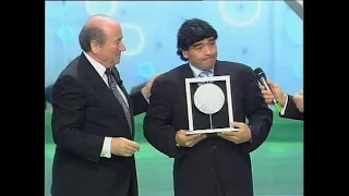 Año 2000 JUGADOR DEL SIGLO o Papelon del siglo?, Maradona vs Pelé
