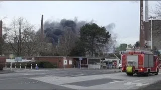 Großbrand in Kölner Raffinerie