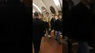 В Петербурге переход со станции "Площадь Восстания" (красная линия)  на "Маяковскую" (зелёная ветка)