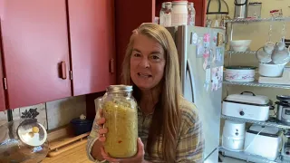 How to make homemade sauerkraut-- quick and easy fermenting!