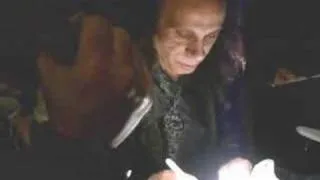 Ronnie James Dio Slams Vivian Campbell as he signs autograph