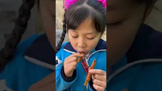 Girls who have made this bracelet will be mothers!  Do you remember which snacks you ate as a child?