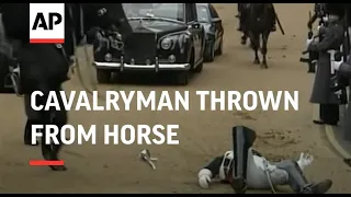 UK: CAVALRYMAN THROWN FROM HORSE DURING QUEENS PARADE