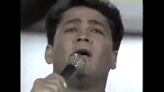 Clube do Bolinha | Leandro & Leonardo cantam "Desculpe, mas eu vou chorar/Talismã" na BAND em 1990