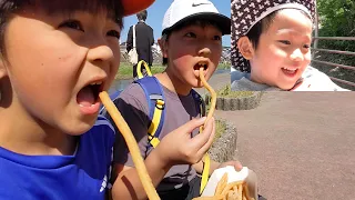 500匹のこいのぼりとローラーすべり台とポテトを楽しんだ三兄弟　＃1912