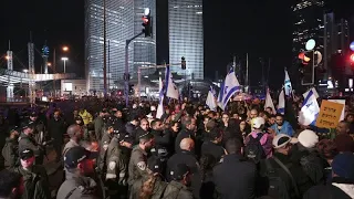 Многотысячные протесты против Нетаньяху