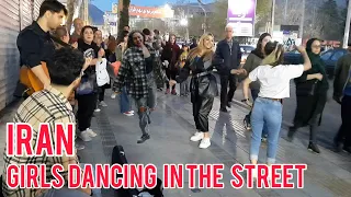 Iranian girls dance on the sidewalk|happiness in the Iranian New Year|رقص و شادی در ایران