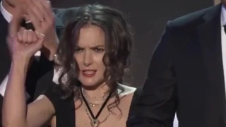 Winona Ryder sag awards 2017 video weird faces strange behavior OSU