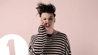 YUNGBLUD - braindead! (Radio 1 Teen Awards 2019) FLASHING IMAGES