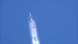 See This! - Awesome Boeing 777 Contrail