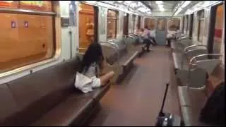 Subway doors fail to close but train carries on 360p)