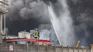 VIDEO | Firefighters battle chemical plant fire in Italy