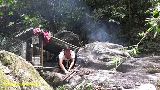 Primitive Life OFF GIRD LIVING - Plumbing Bamboo To Make A Shower Outdoor, SOLO Bushcraft WILDERNESS