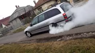 Opel omega burnout