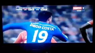 Golpe de Skrtel a Diego Costa, LIV - CHE