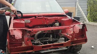 Restauration d'une Super 5 GT Turbo Episode 5 : démontage du compartiment moteur