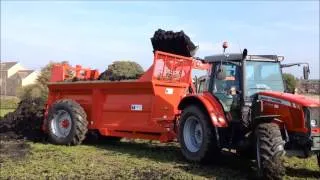 Massey Ferguson 5455 Kubota M8540 Spreding