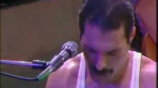 Queen - We Will Rock You and We Are The Champion (Live)