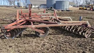 Massey Ferguson 820 Disk With Rolling Baskets