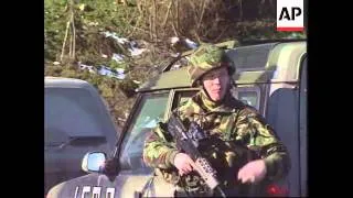 BOSNIA: BRITISH NATO TROOPS MAKE THEIR WAY TOWARDS FRONTLINE