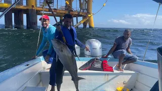 Handline Fishing for Big Almaco Jack by the Hibiscus Rig ! A Rough Day Out ! Trinidad.