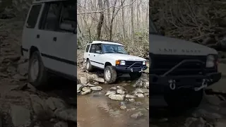 Land Rover Discovery - Creek Crossing