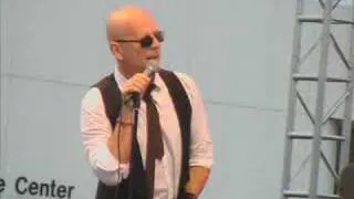 Bruce Willis "I Don't Wanna Be In Love"