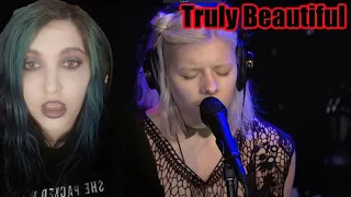 Aurora Covers David Bowie’s Life on Mars!! (Reaction)