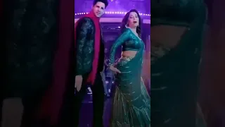 Varun Dhawan and Siddharth Malhotra dance with Madhuri Dixit...