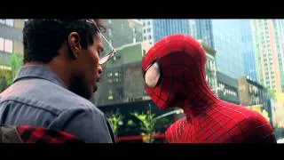 The Amazing Spiderman 2 Featurette Becoming Peter Parker