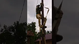 CARA PANJAT TIANG LISTRIK BESI (PLN)