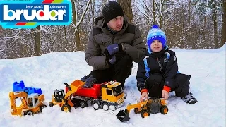 Машинки БРУДЕР и снежная стена - Даник и папа играют со снегом в машинки Погрузчики и  Экскаватор