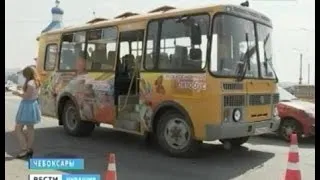В Чебоксарах начали ездить экскурсионные автобусы и  троллейбус