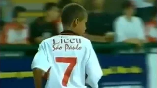 NEYMAR Jr When he was a kid☆Crazy Skills Show