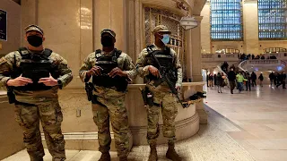 Солдаты нацгвардии начали патрулировать метро Нью-Йорка из-за всплеска преступности