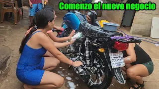 Todos muy felices lavándole la cucara a Yolanda😍Natalia disfruto sobar el caño de la moto😈2