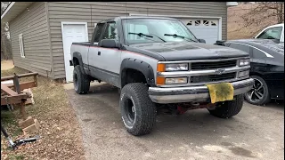 Cold Start Up On A 1993 Chevy k1500 with 308500 miles on it