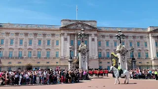 Guard change at Buckingham Palace 👸 on 23rd July 2022