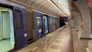 «Посигналил!» Тематический поезд «Вкусная Москва» отправляется от станции «Парк Победы»