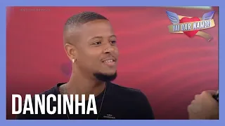 Leonardo aposta em dancinha para conquistar a mulherada | Vai Dar Namoro