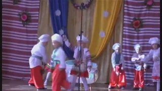 Танець"Українських поварят"