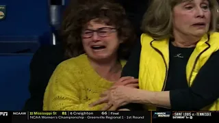 Spencer Lee’s mom breaks glasses Matt Ramos pins Spencer Lee NCAA Wrestling Semifinals 3/17/23