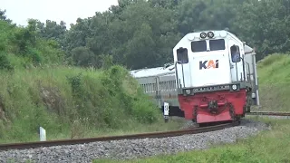 KERETA API DI BALIK BUKIT‼️