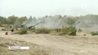 "Боги війни":  Артилеристи вчаться стріляти із самохідних гаубиць "Піон"