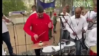 La cumbia - Maduro & Putin (orquesta bolivariana)😂