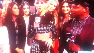 Taylor swift farts on VMA'S